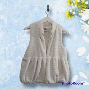 White vest size 14/16 brand is wonder nation